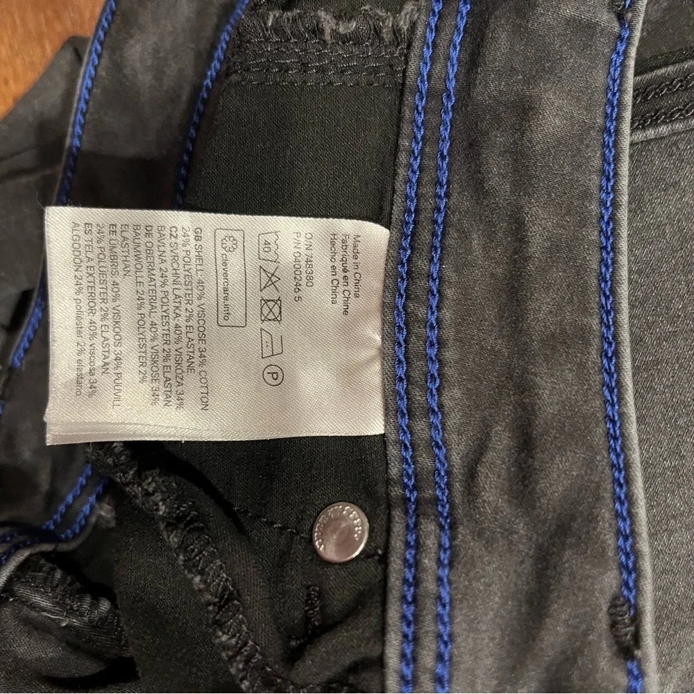 Used Feathersoft charcoal black low waist leggings, size 27/32 - Picture 4 of 9